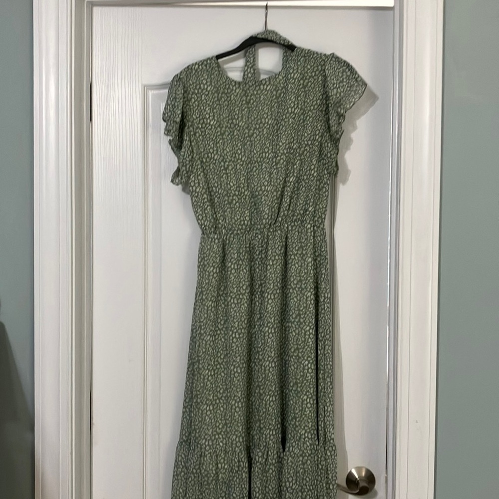 Green Ruffled V-Neck Maxi Sundress - Picture 4 of 4
